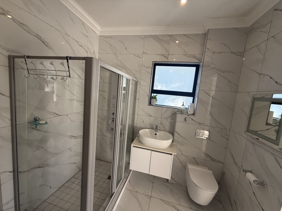 5 Bedroom Property for Sale in The Islands Estates North West